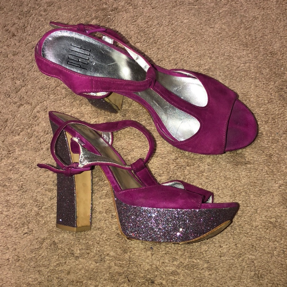 Shoe